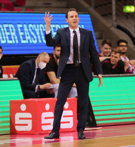 足球给予了 足球给予了