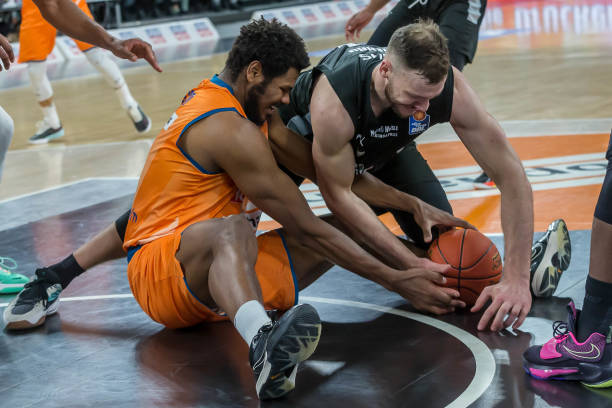 赛中被爆出 赛中被爆出