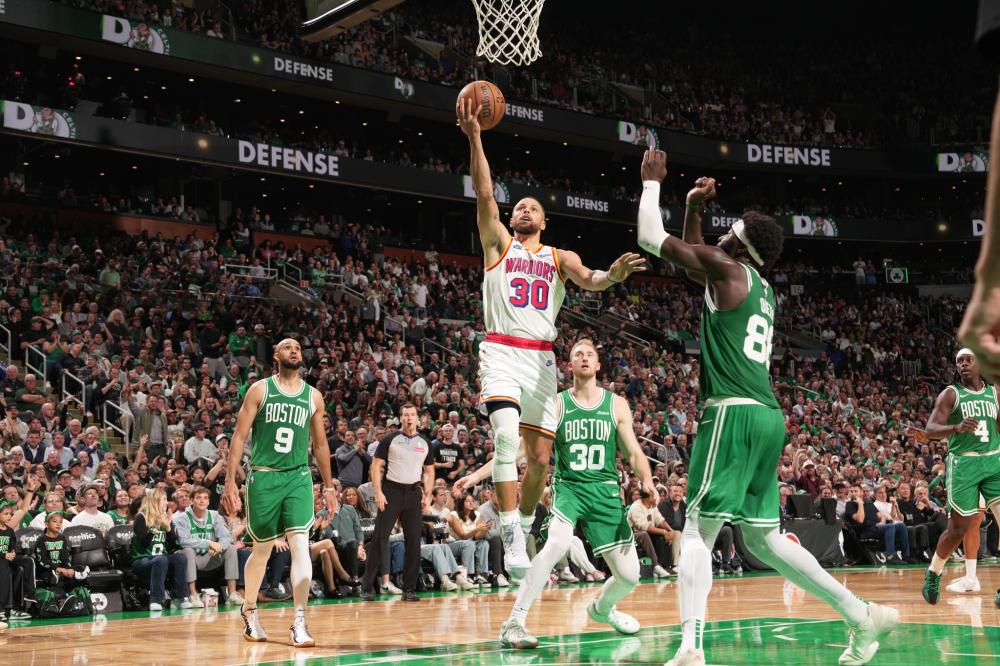 谊赛中展现 谊赛中展现