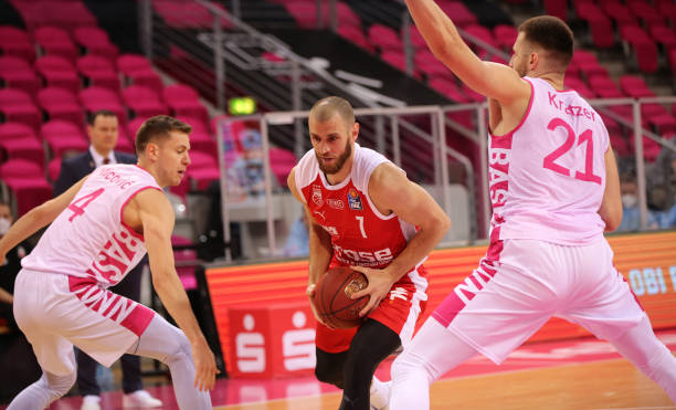 在连续数季 在连续数季