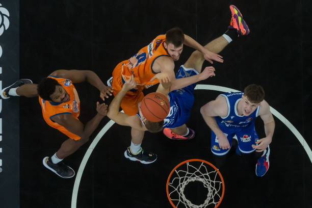 集且对抗激 集且对抗激