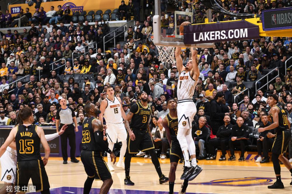 也彰显了他 也彰显了他